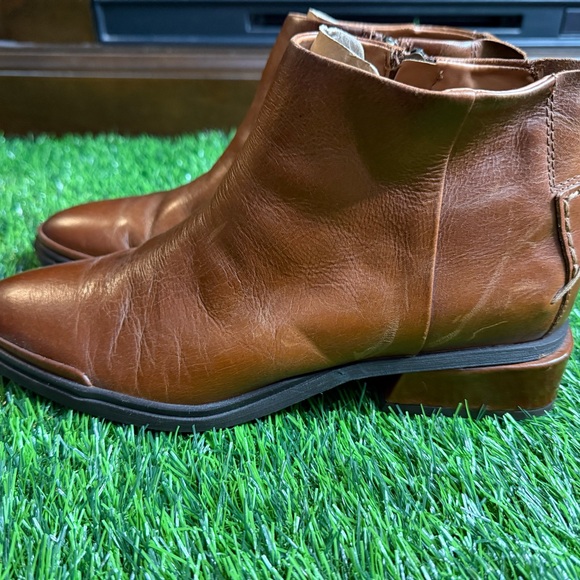 Franco Sarto Happily Ankle Boots Women's 8.5M - Brown Leather Side Zip Boots - Picture 2 of 16